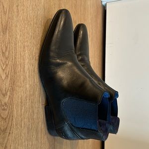 Ted baker Chelsea boots-black in color with blue print accents